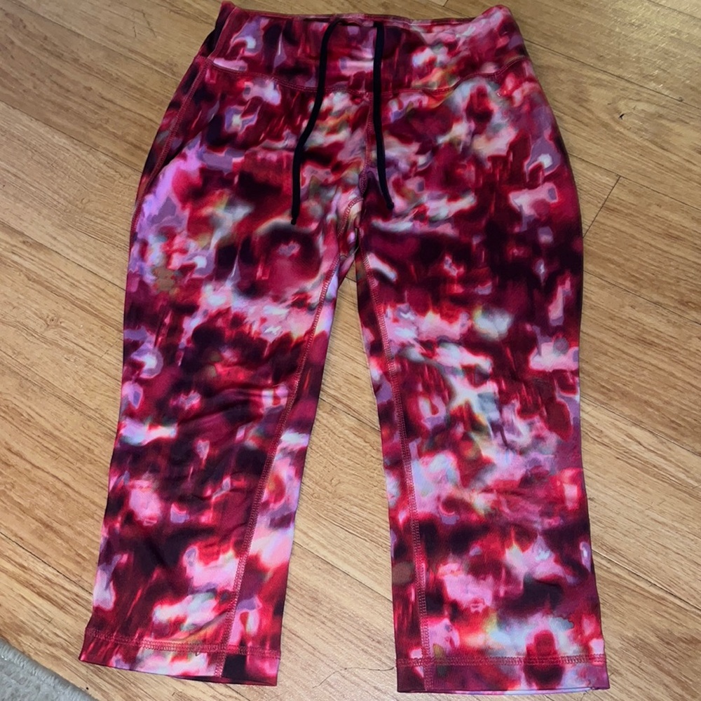 Colorful workout legging.